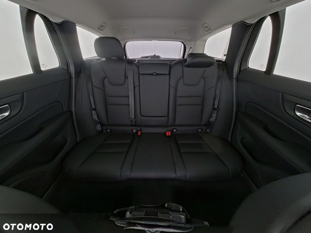 Volvo V60 B4 B DKG Plus Dark - 7