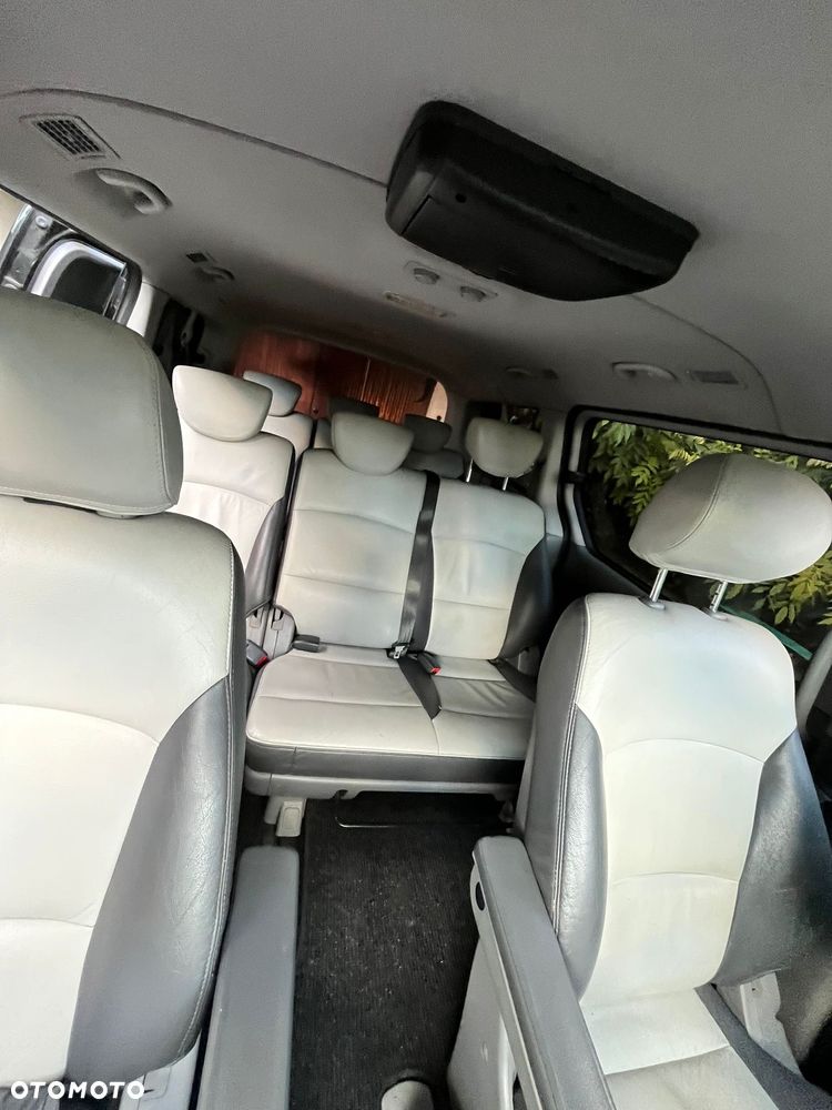 Hyundai H-1 Starex - 12
