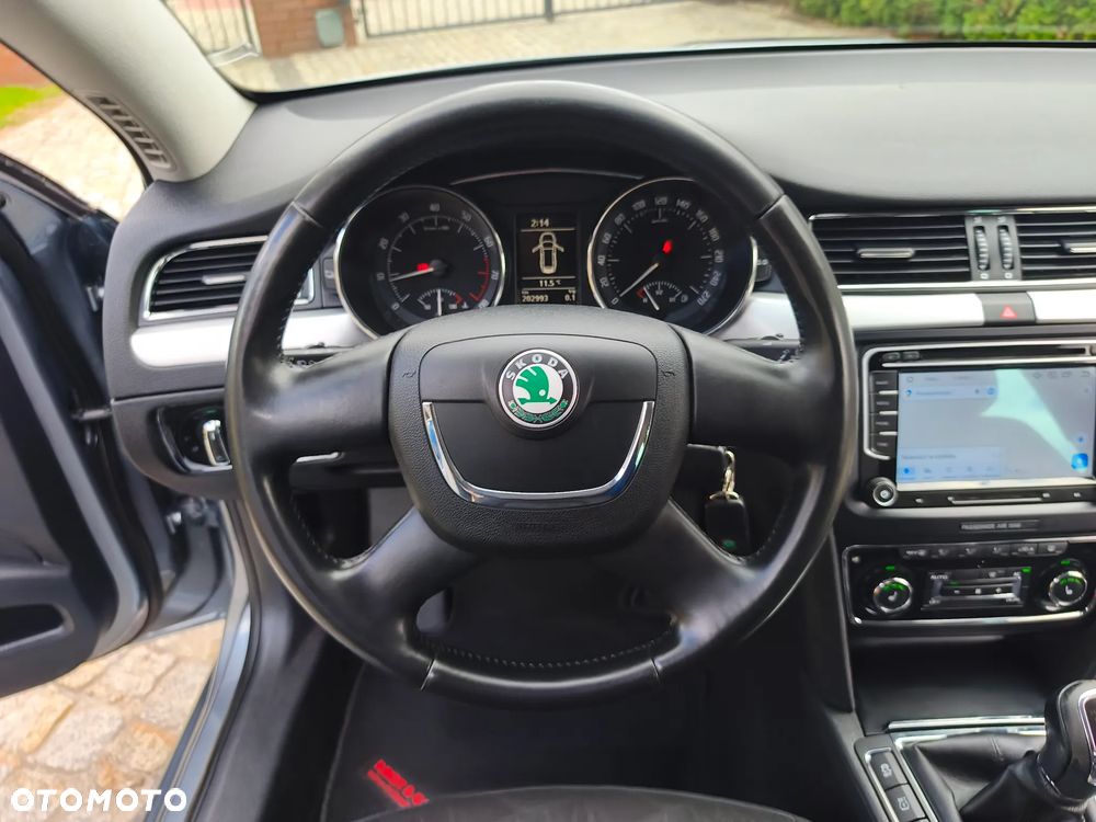 Skoda Superb 1.8 TSI FAMILY - 23