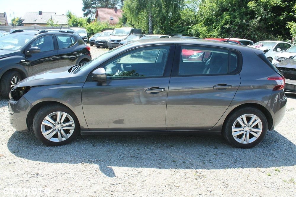 Peugeot 308 - 8