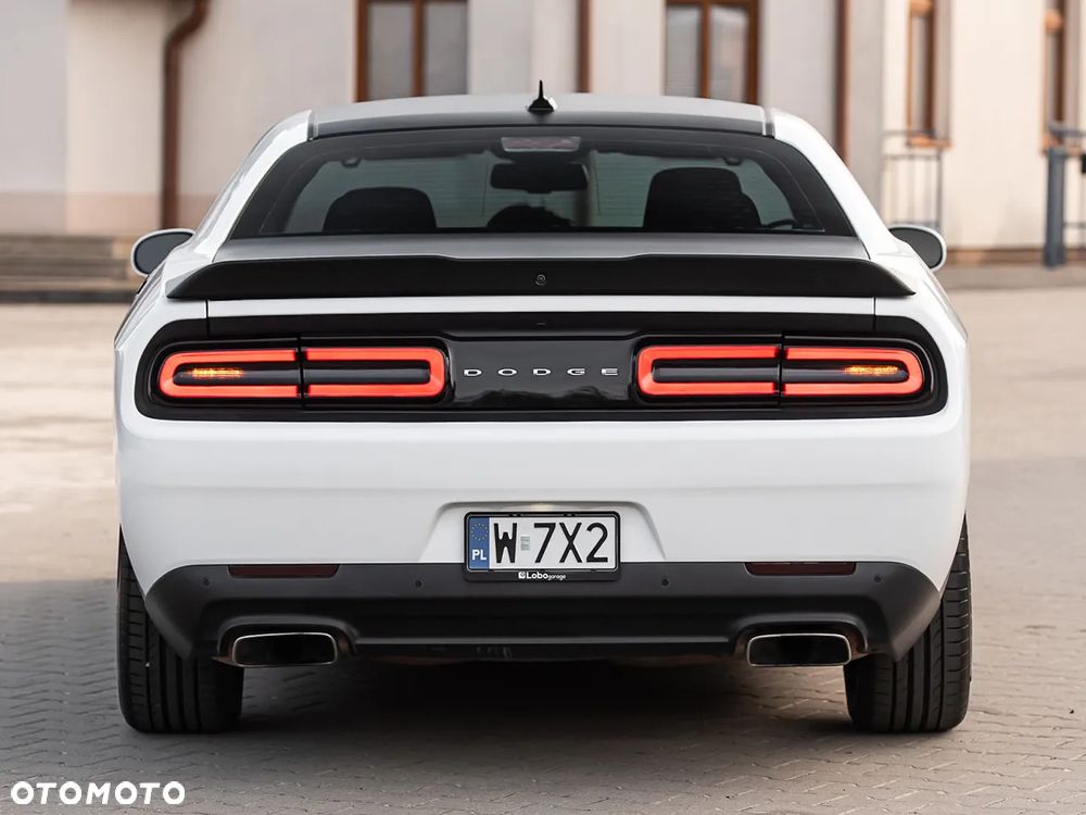 Dodge Challenger 5.7 R/T - 10