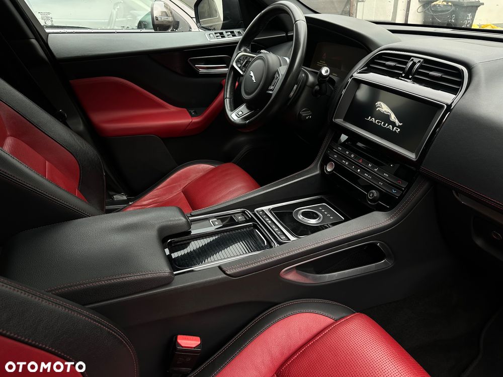 Jaguar F-Pace 2.0 i4D AWD R-Sport - 8