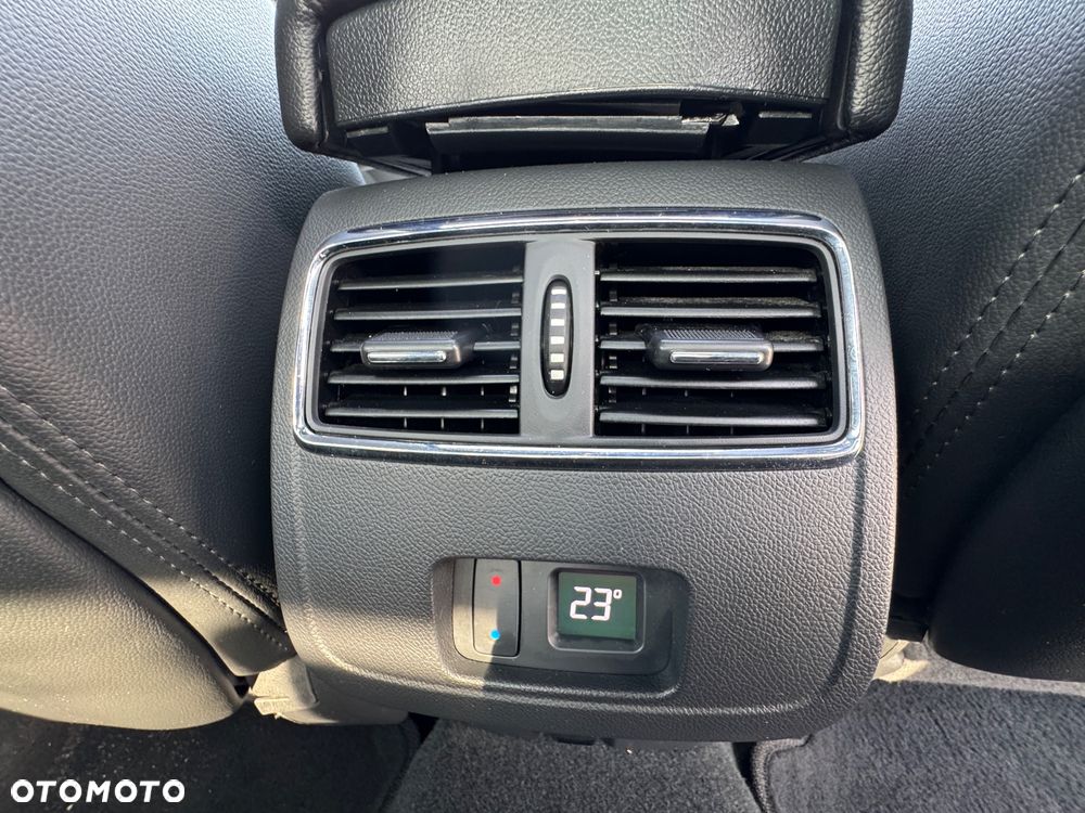 Renault Latitude - 16