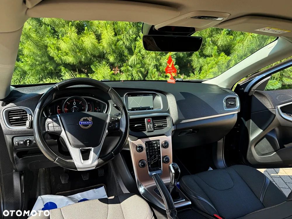Volvo V40 Cross Country D2 Momentum - 29