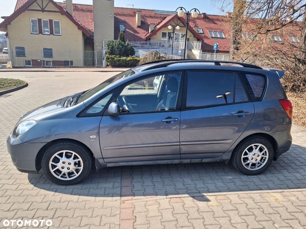 Toyota Corolla Verso - 1