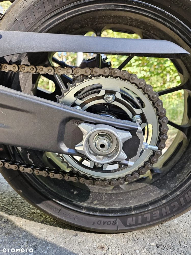 Yamaha MT - 8