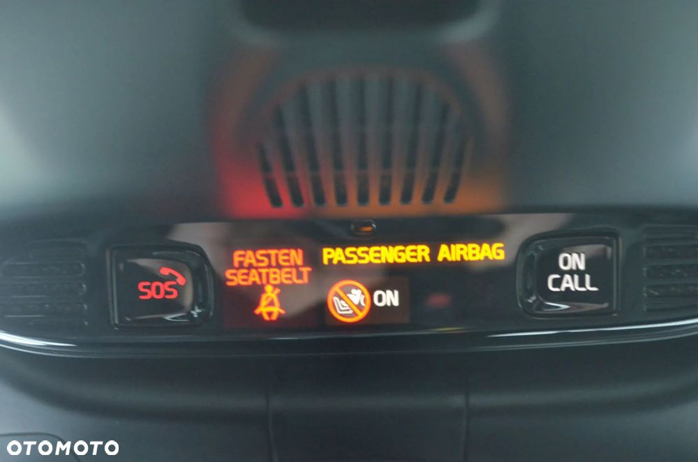 Volvo XC 40 T5 Plug-In Hybrid R-Design - 26