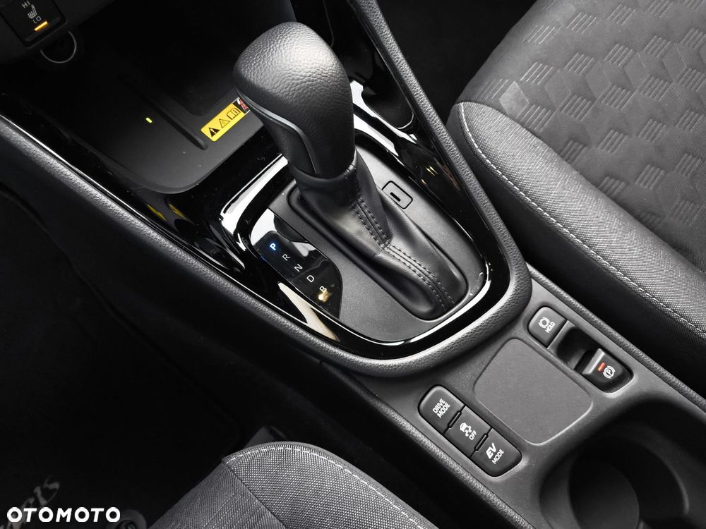 Toyota Yaris Hybrid 1.5 Style - 24