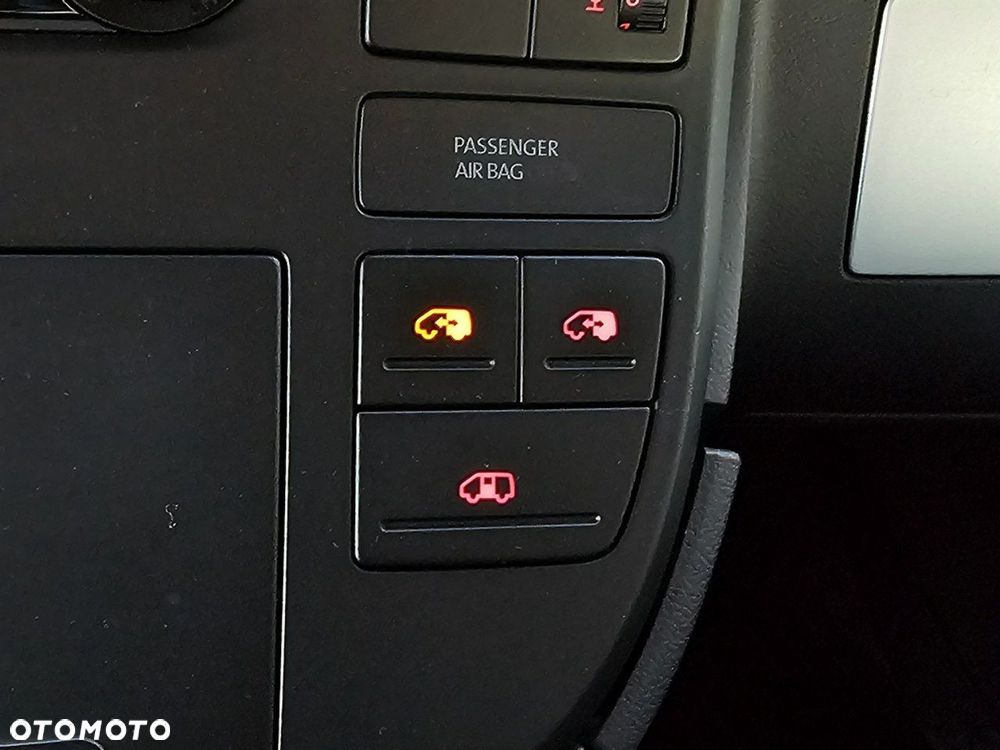 Volkswagen Multivan - 22