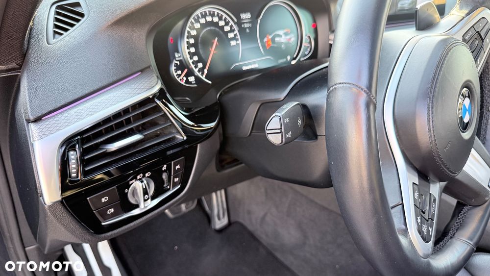 BMW Seria 5 530d xDrive Sport Line - 15