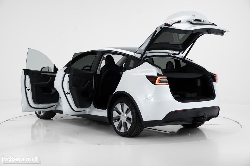 Tesla Model Y Long Range Dual Motor AWD - 6