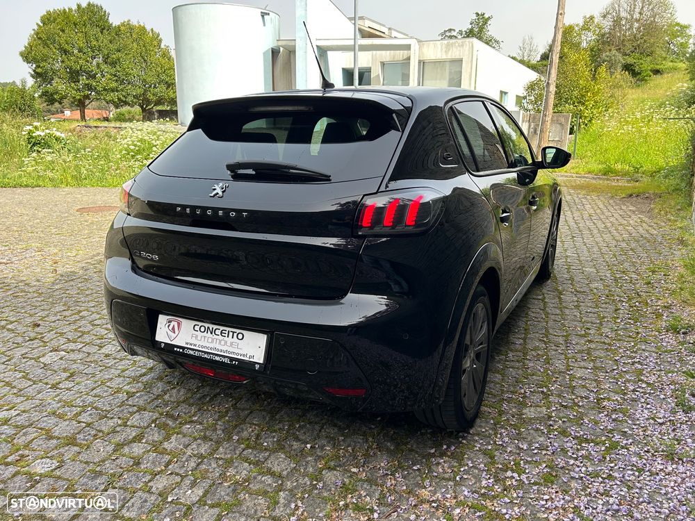 Peugeot e-208 - 8
