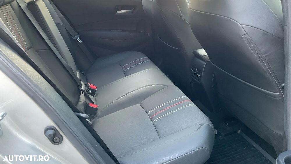 Toyota Corolla 2.0 HSD Exclusive Plus GR Sport Bi-Tone - 38