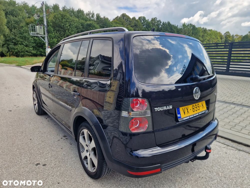 Volkswagen Touran 1.4 TSI DSG Cross - 37