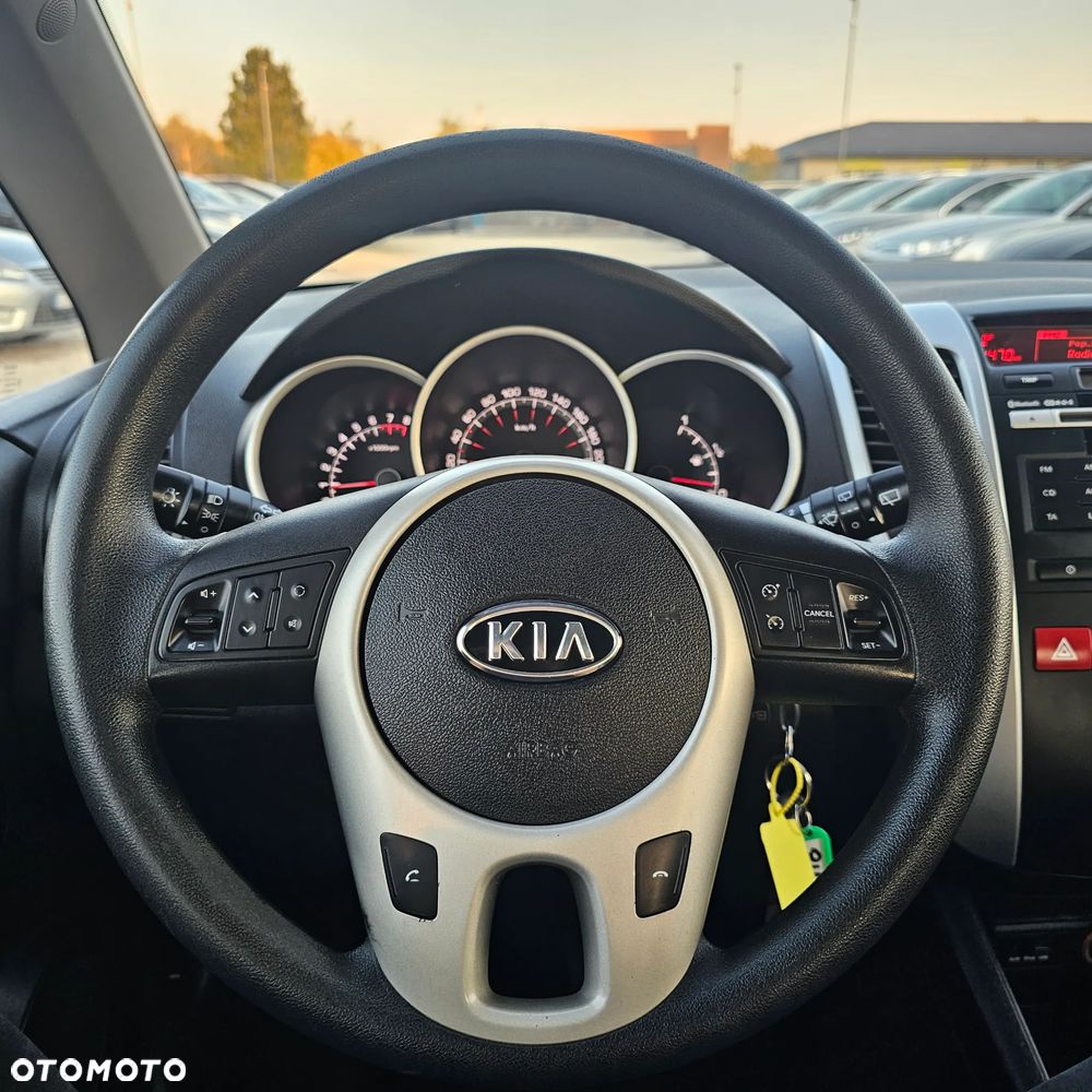 Kia Venga - 16