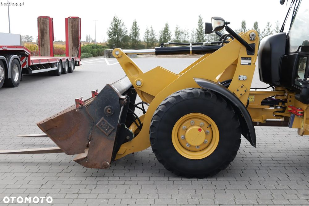 Caterpillar CAT 906M - 13