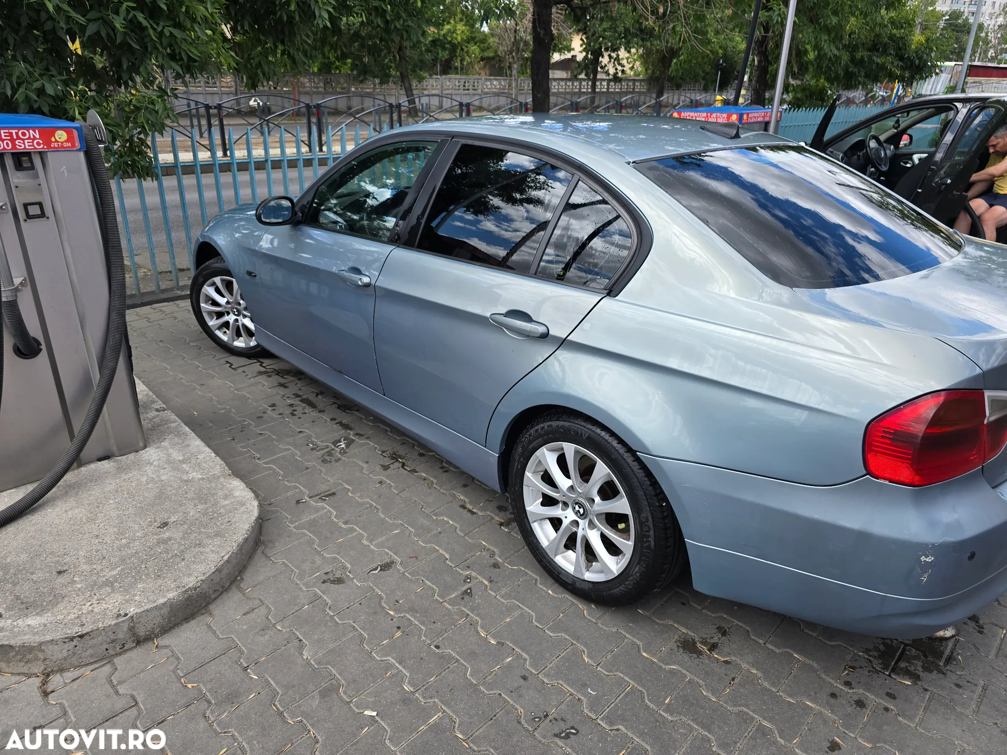 BMW Seria 3 320d - 10