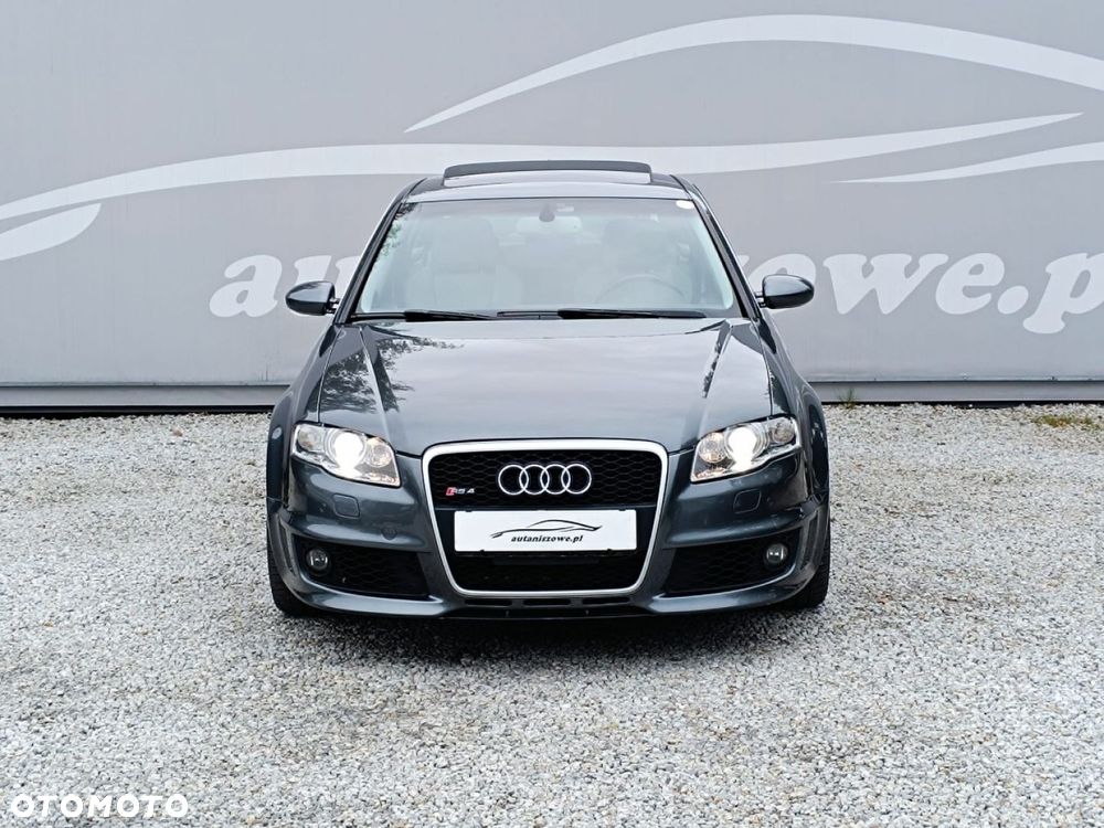 Audi RS4 Limousine - 13