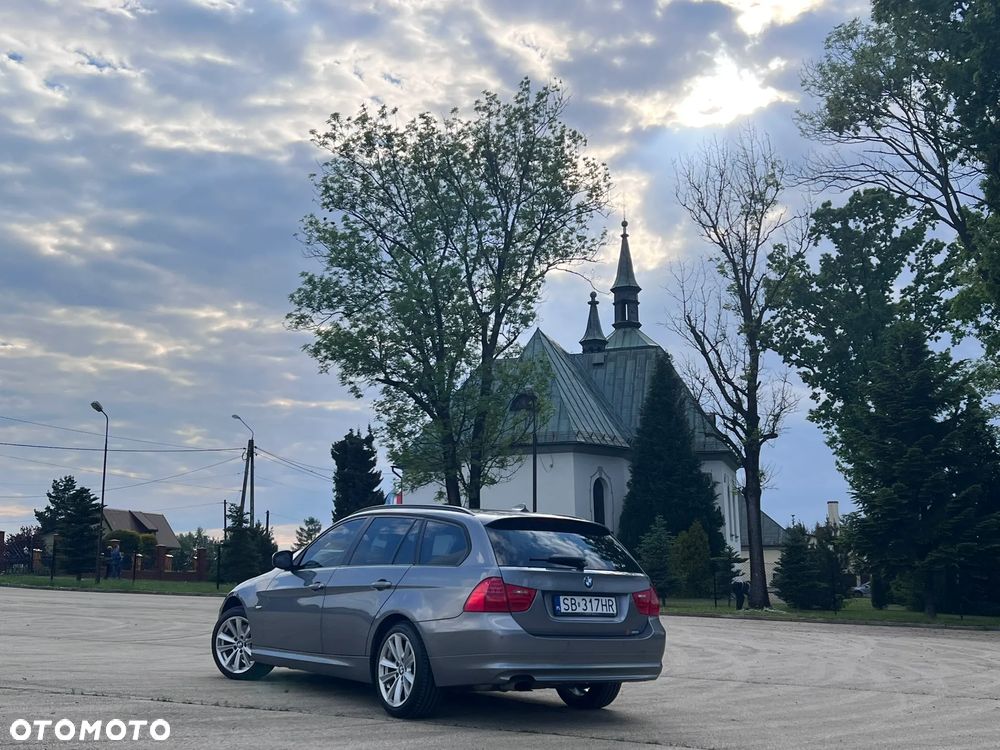 BMW Seria 3 320i - 3