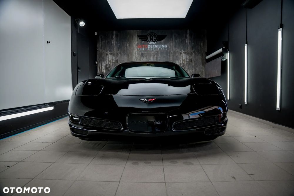 Chevrolet Corvette - 28