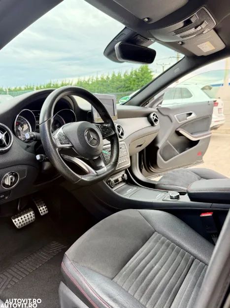 Mercedes-Benz CLA 220 d Shooting Brake 4Matic 7G-DCT AMG Line - 8