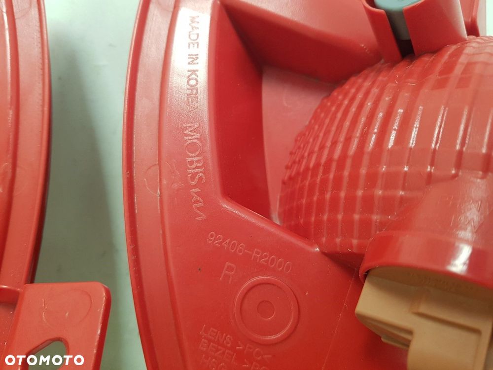 ORYGINALNY KOMPLET LAMPA PRZECIWMGIELNA TYLNA LEWA + PRAWA KIA SPORTAGE V 5 NQ5e 21-25 92405-R2000 - 10