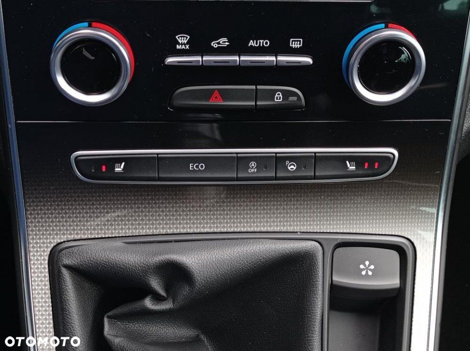 Renault Grand Scenic - 32