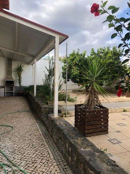 Moradia T4 com 2wcs + Garagem + jardim a 10minutos de Beja - Grande imagem: 3/11