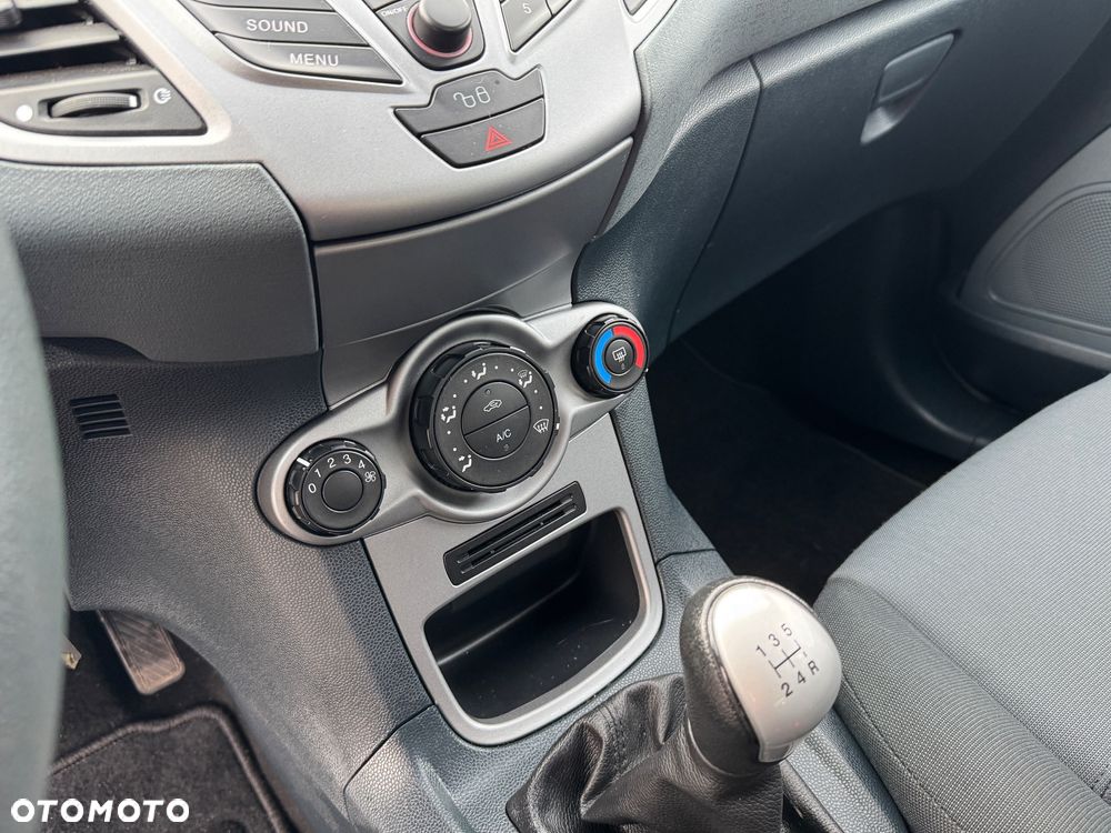 Ford Fiesta 1.25 Celebration - 22