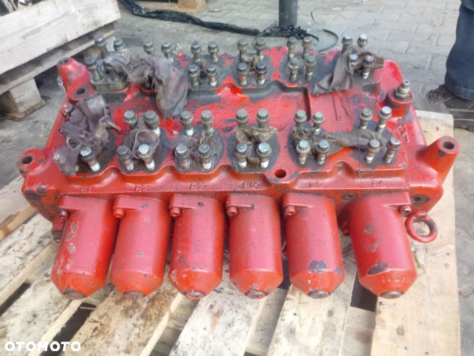 Rozdzielacz O&K 2181170 6 Sekcji - 5