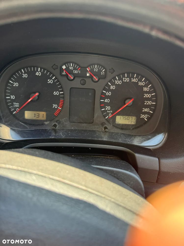 Volkswagen Golf 1.6 Basis - 7
