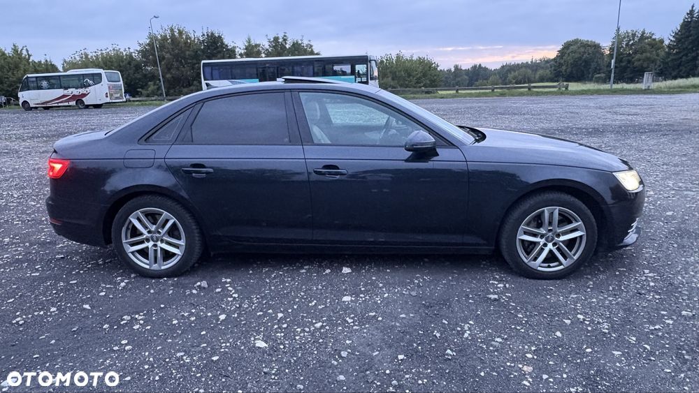 Audi A4 Limousine - 5