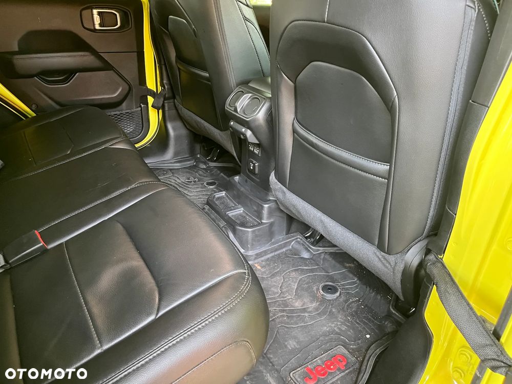 Jeep Wrangler - 8