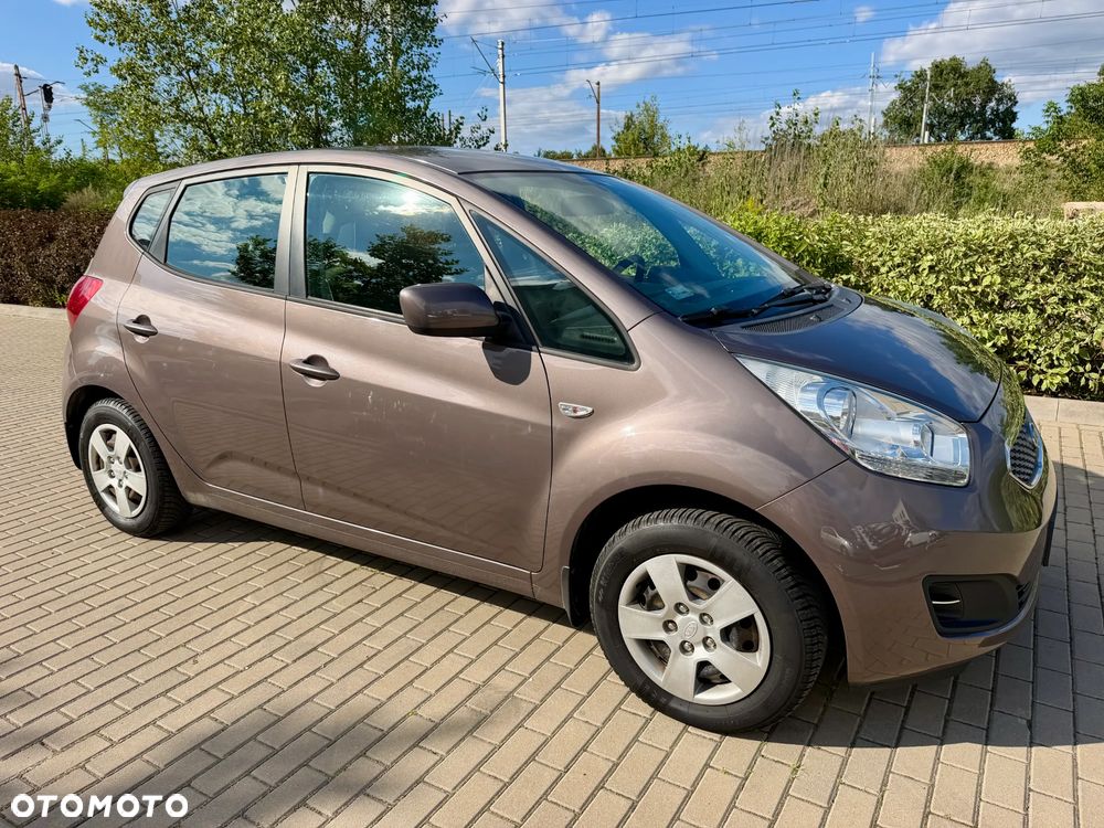 Kia Venga 1.4 L - 11