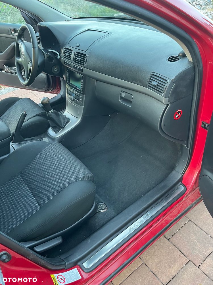 Toyota Avensis - 4