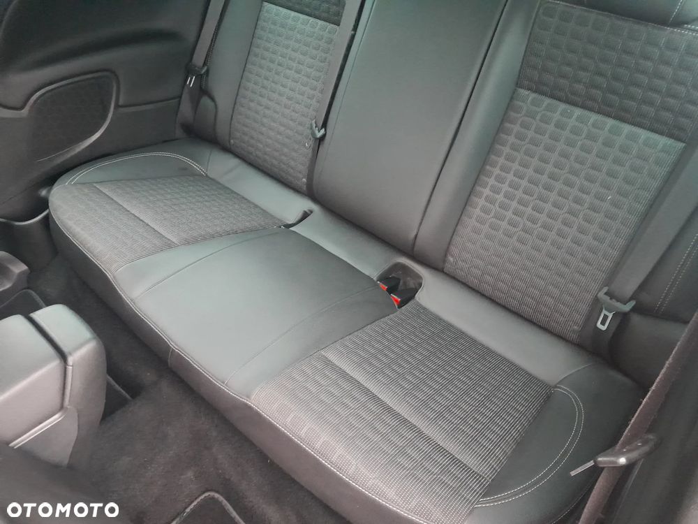 Opel Astra 1.6 Turbo Edition - 12