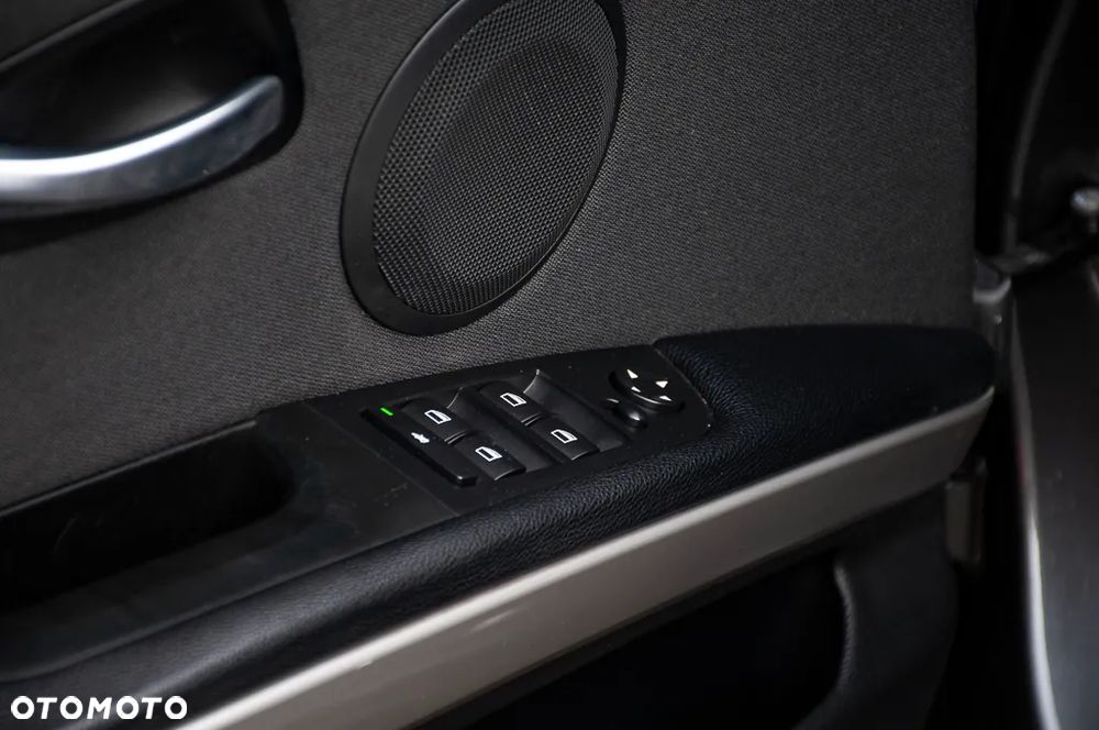 BMW Seria 3 - 37