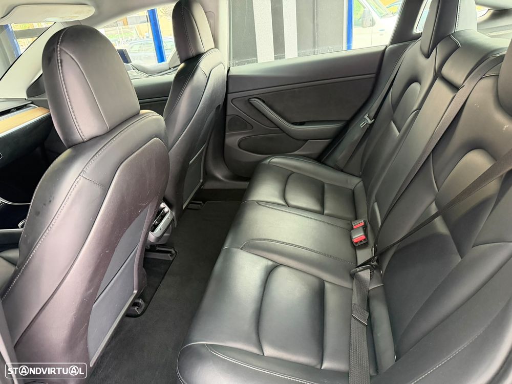 Tesla Model 3 Performance Dual Motor AWD - 24
