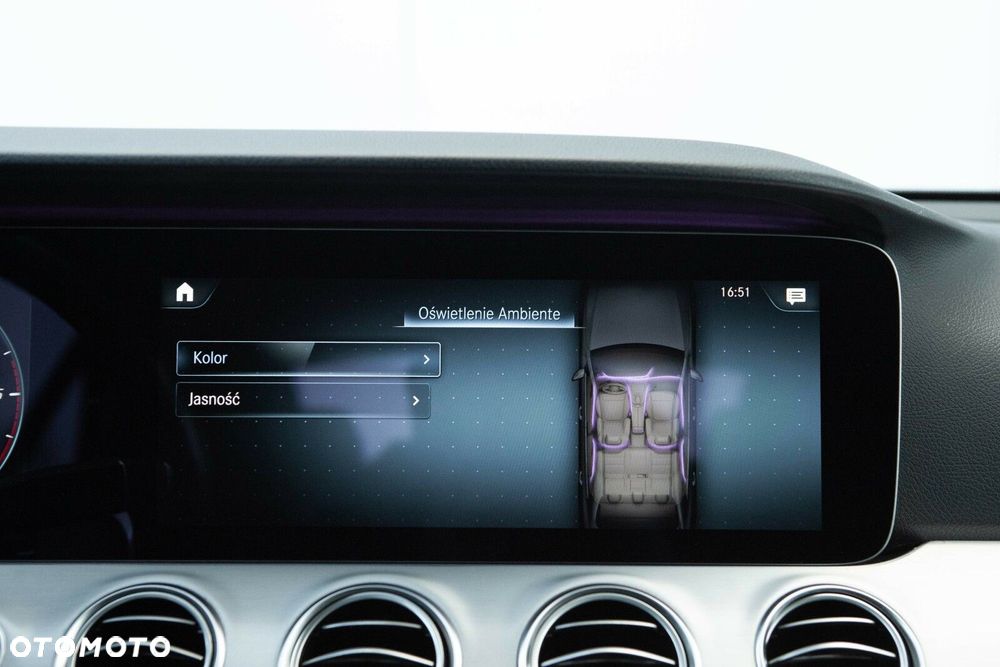 Mercedes-Benz Klasa E 220 d 4-Matic AMG/Avantgarde - 31