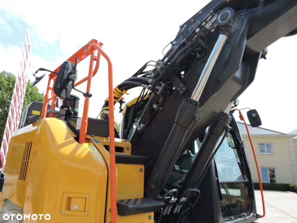 Volvo ECR145 - 21