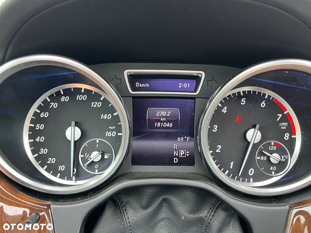 Mercedes-Benz GL 500 4Matic (BlueEFFICIENCY) 7G-TRONIC - 32
