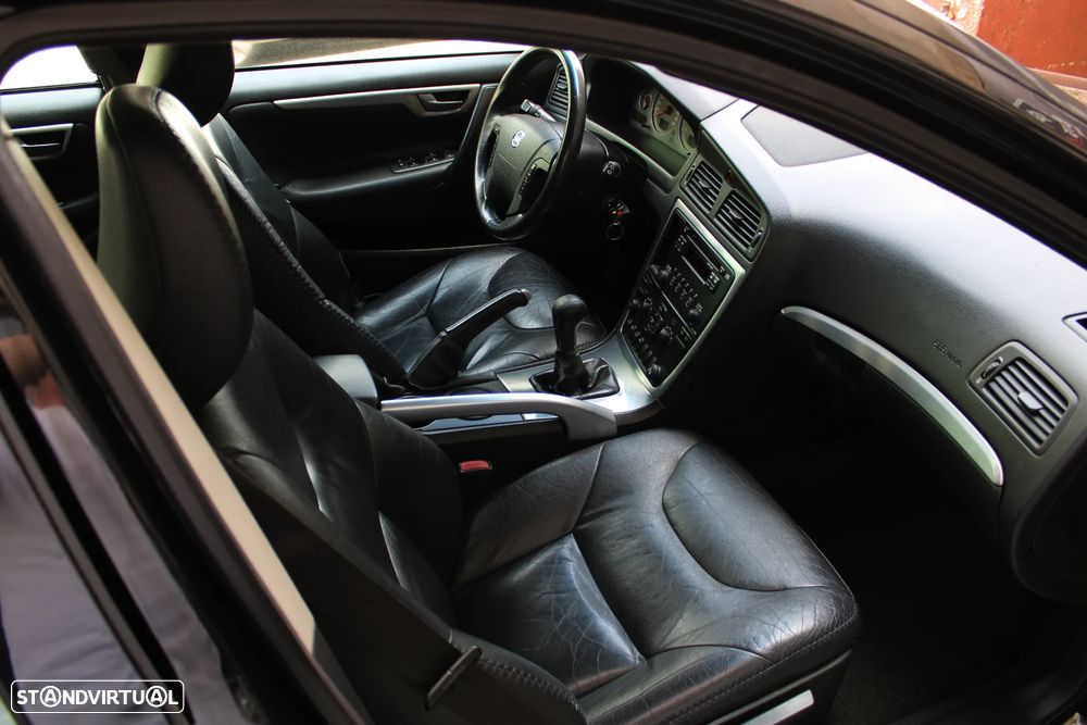 Volvo XC 70 2.4 D5 Nivel 2 - 31