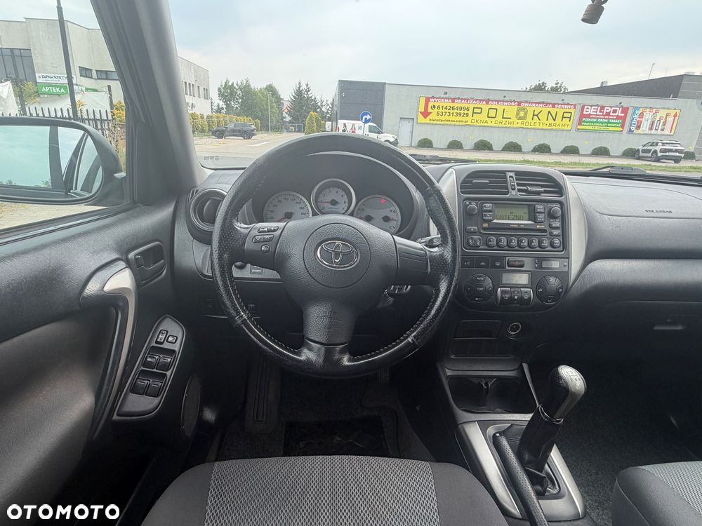 Toyota RAV4 D-4D 4x4 - 11