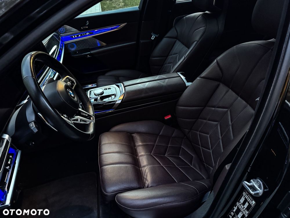 BMW Seria 7 740d xDrive - 13