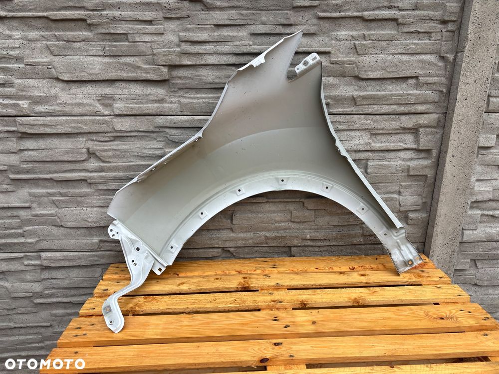 MITSUBISHI ECLIPSE CROSS LIFT 20- Blotnik przedni prawy - 2