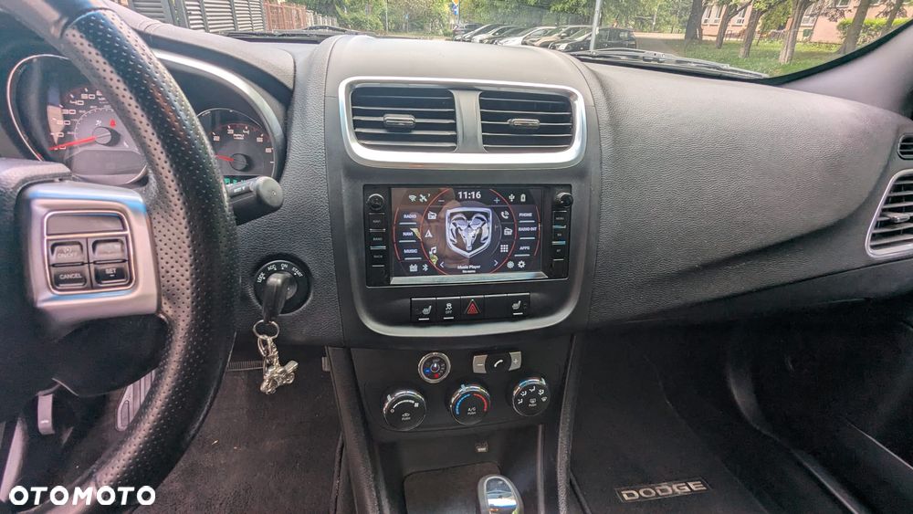 Dodge Avenger - 12