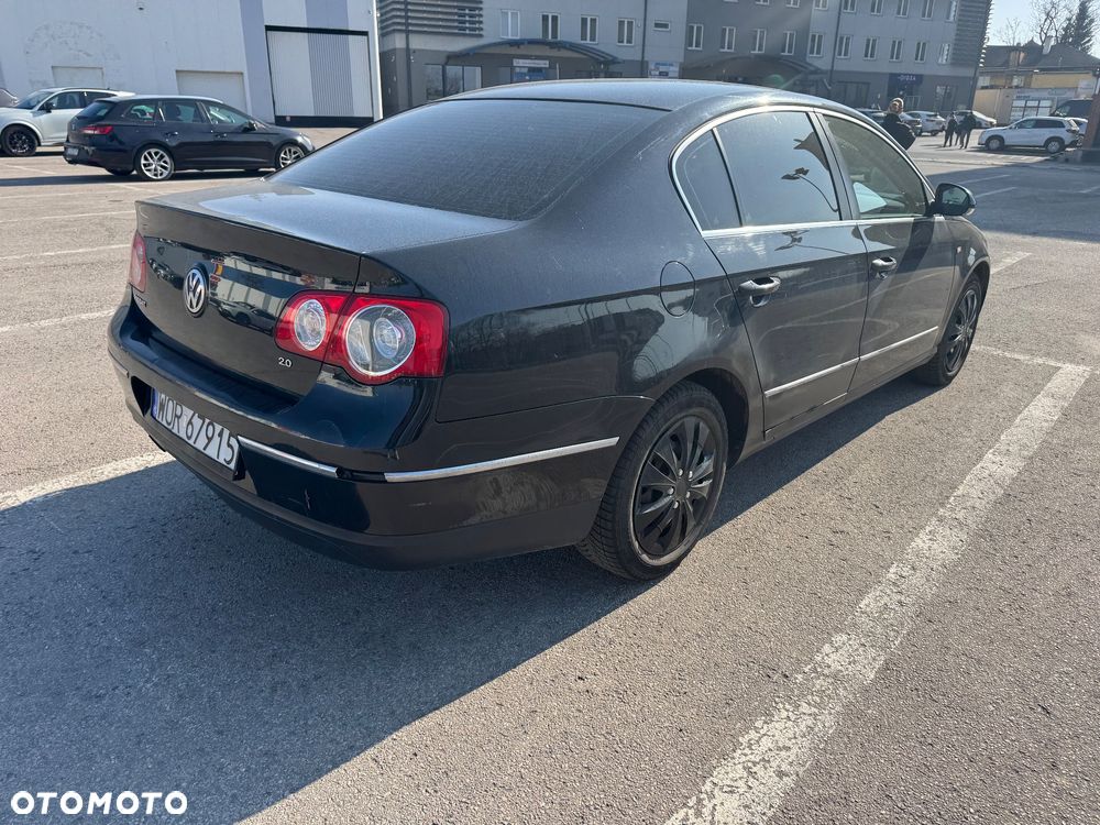 Volkswagen Passat 2.0 FSI Comfortline - 8