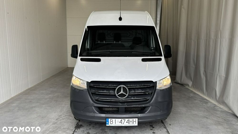 Mercedes-Benz Sprinter - 2