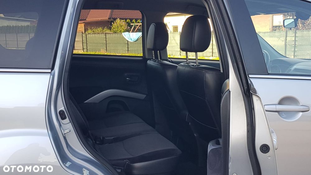 Mitsubishi Outlander 2.0 2WD Invite - 27