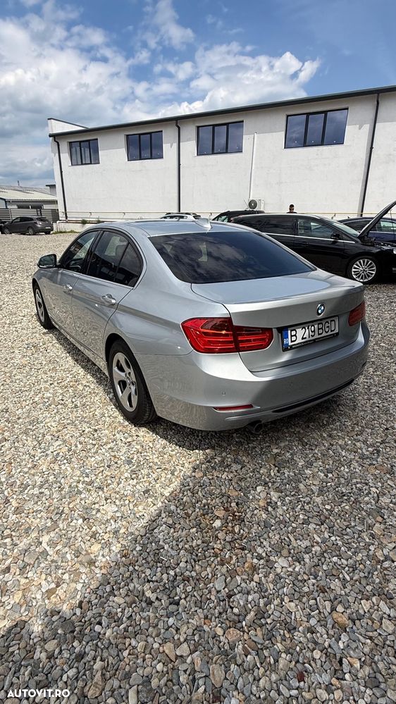 BMW Seria 3 320d Efficient Dynamic Edition Sport-Aut. - 3